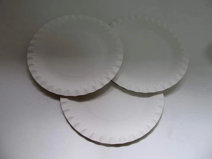 Хранение бумажных тарелок